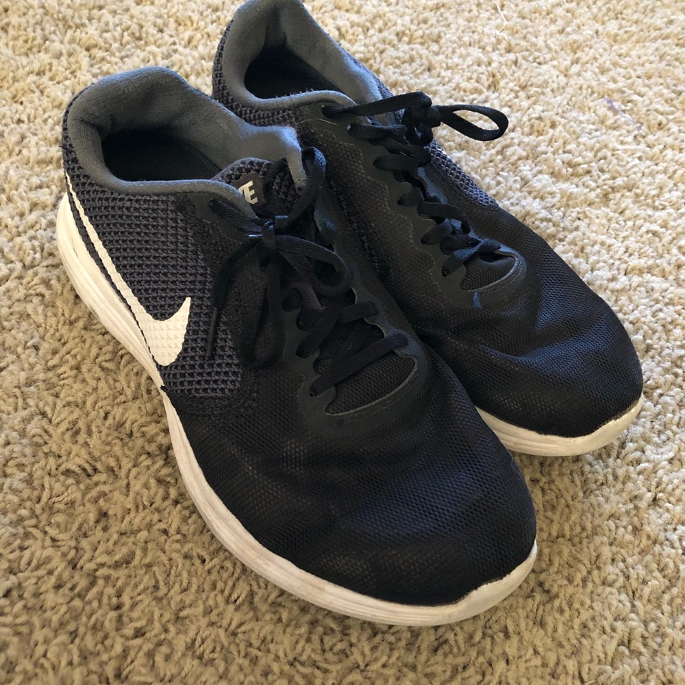 Nike Shoes Size 8.5 wide